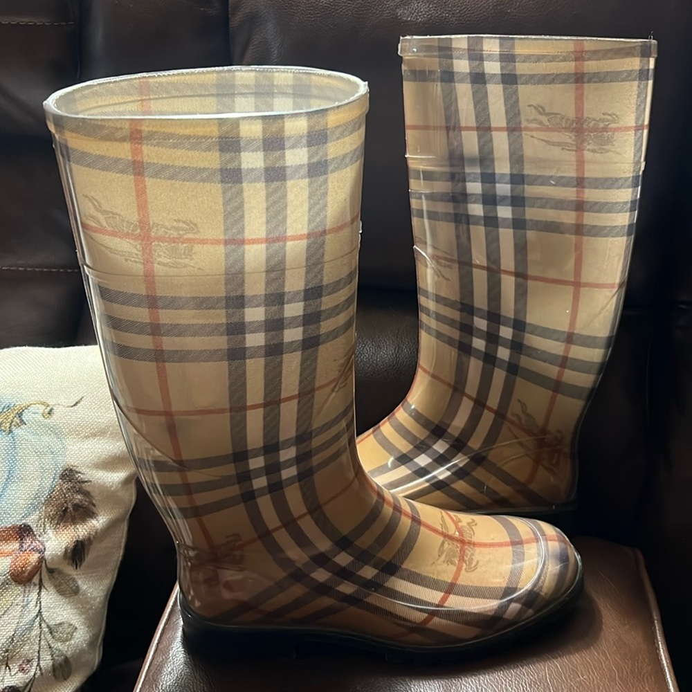 Burberry rain boots